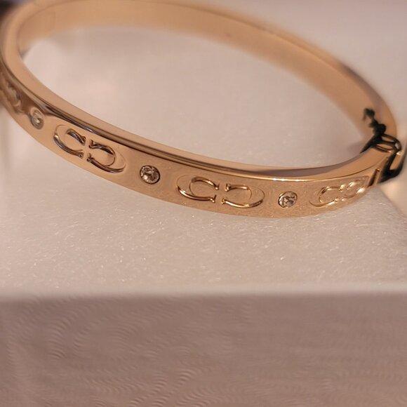 Coach bangle bracelet (brand new) -  A Signature piece (with gift box) - Picture 6 of 9